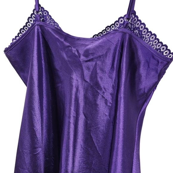 Morgan Taylor Women's‎ Purple Satin Chemise Size Medium - Picture 4 of 7